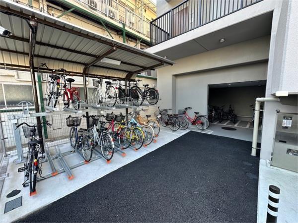 クローバー・マーレ神戸 駐車場