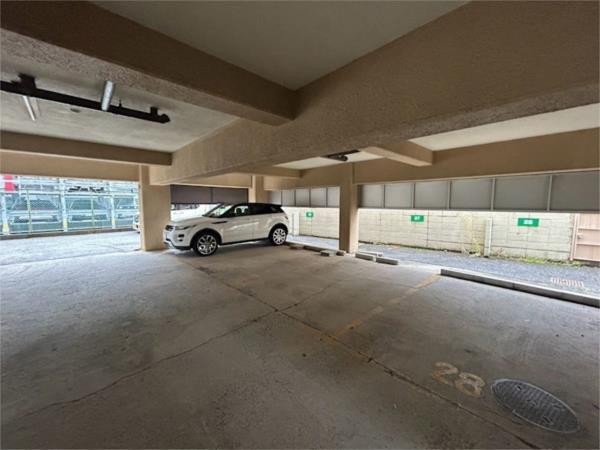 南光ハイツ 駐車場