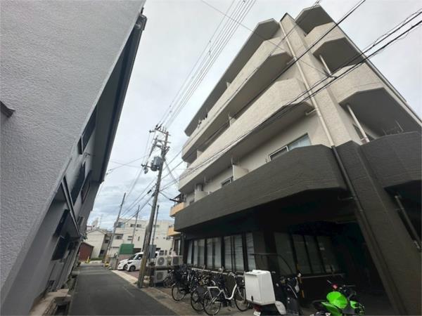 ドミトリー石屋川 外観