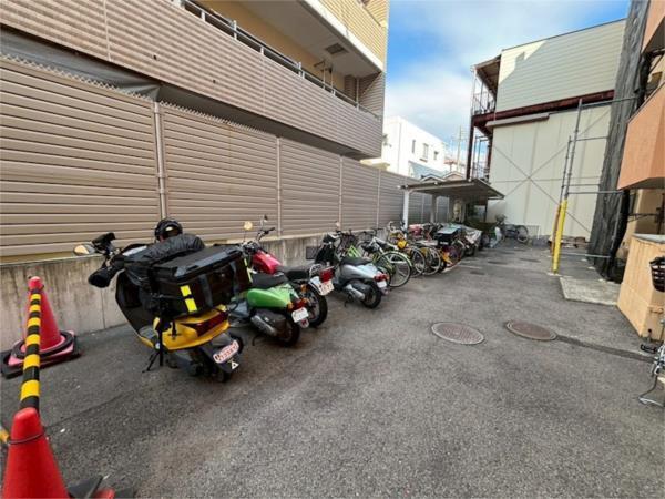 グランディア灘南通 駐車場