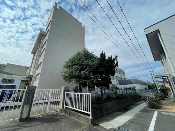 姫路市立津田小学校：808m