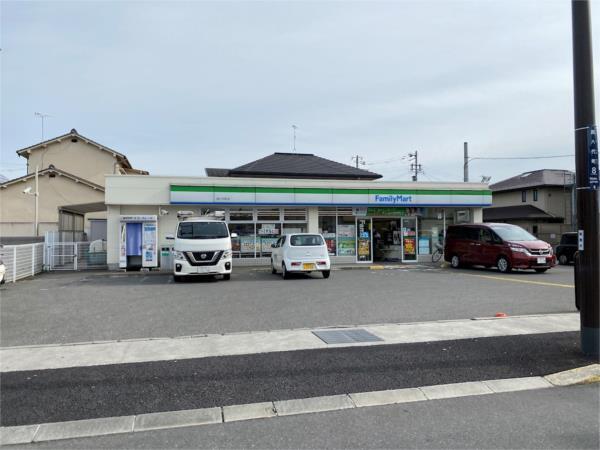 ファミリーマート 西八代町店：650m