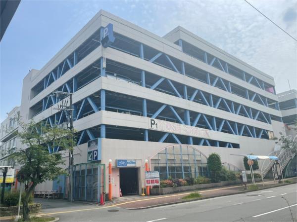 イズミヤ 上新田店：179m