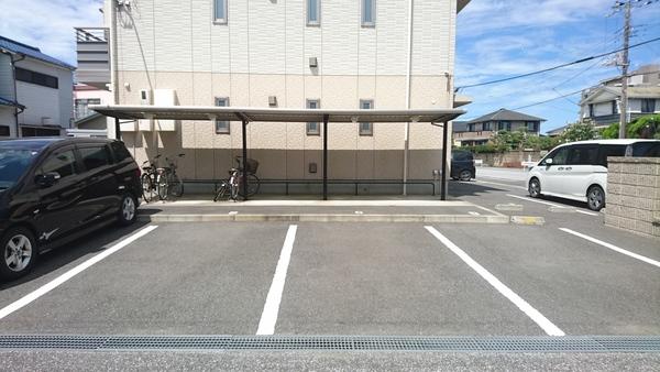 ハレアカラ（102） 駐車場