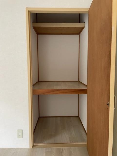 アーバン市原6号館（102） 収納