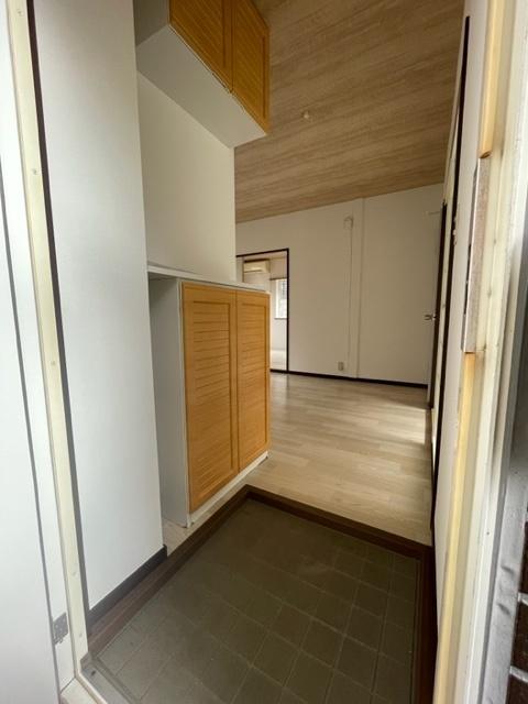 アーバン市原6号館（102） 玄関