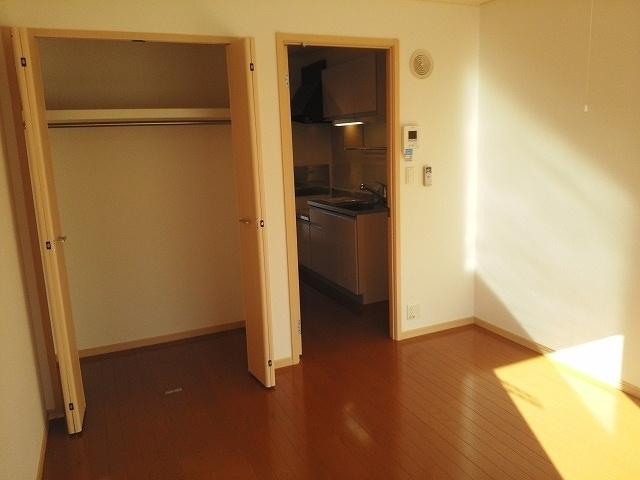 ヴィラ　ジュネス（105） 収納