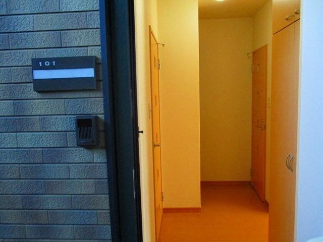 ルヴァン コート　弐番館（102） 玄関