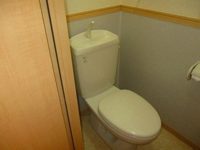 ルヴァン コート　弐番館（102） トイレ