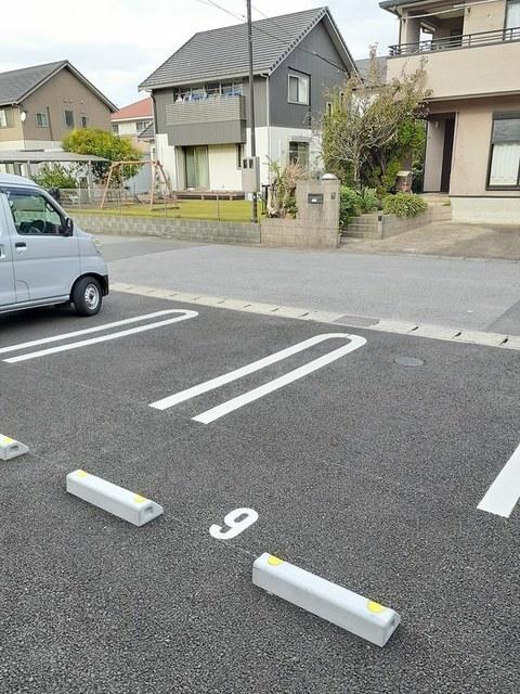 プロスペリタ（101） 駐車場