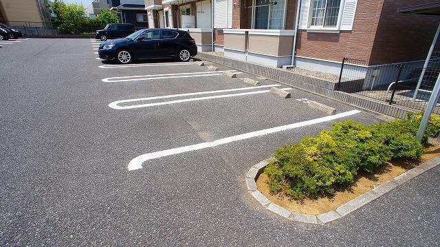 グランドステージＣ（102） 駐車場