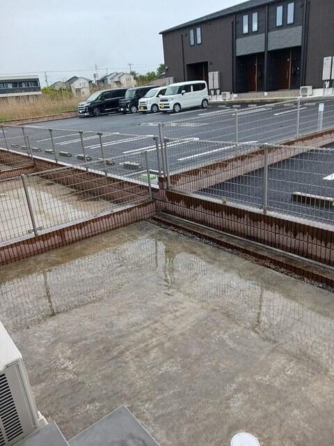 ジリータＣ（103） 庭