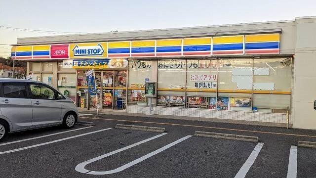 ミニストップ君津北子安店：926m