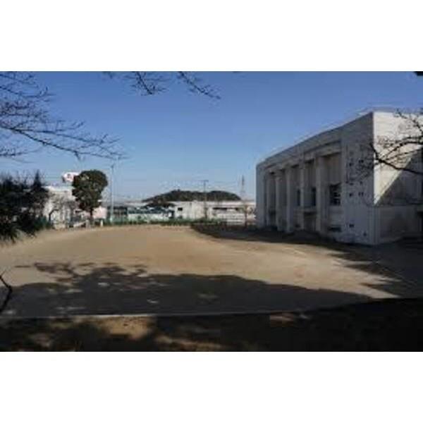 木更津市立西清小学校：711m