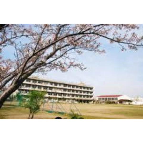 木更津市立岩根西中学校：1023m