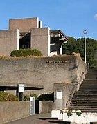 千葉県立中央図書館：896m