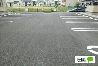 ピエスＢ（201） 駐車場
