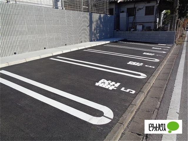 フィオーレ北子安（303） 駐車場