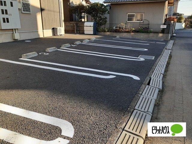 フラワー　Ａ（202） 駐車場