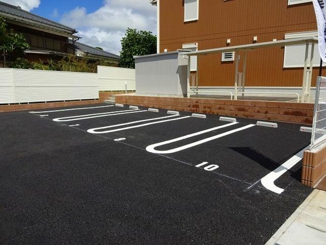 ボヌール上村（102） 駐車場
