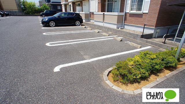 グランドステージＣ（102） 駐車場