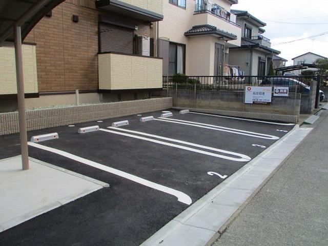 フォルテューヌC棟（101） 駐車場