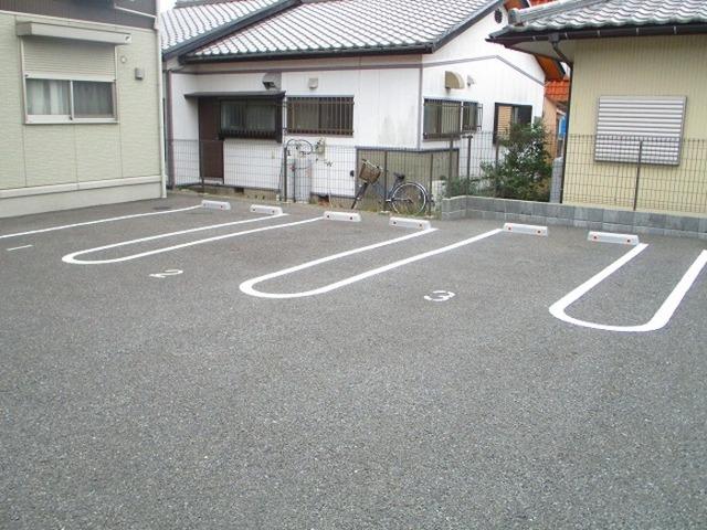 クレスティーユ（201） 駐車場