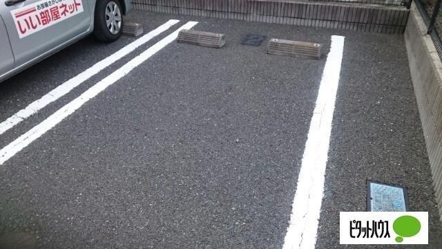 アズミナティ（201） 駐車場