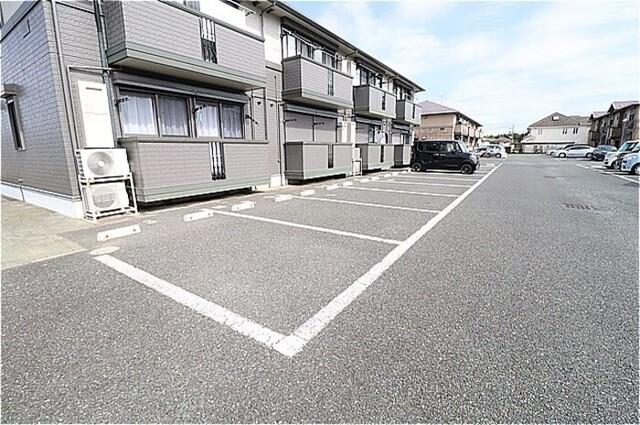 アルカイックシャトー　北館（102） 駐車場