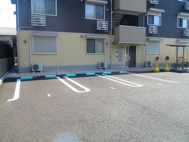 ジンザB（303） 駐車場