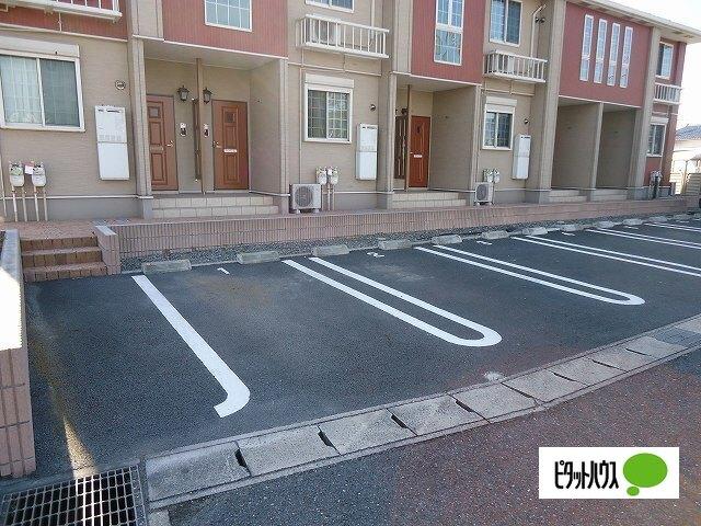 グレイスフル（202） 駐車場