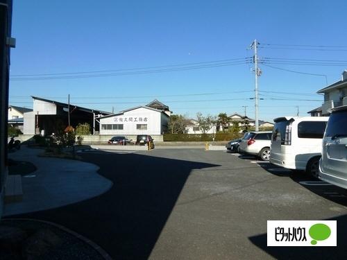 コライユA（103） 駐車場