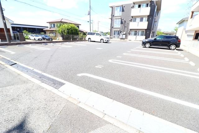 ミラベルヒルズ（103） 駐車場