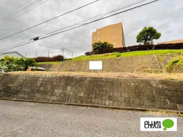 建築条件なしの売地です。お好きなハウスメーカーで建築できます！