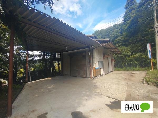 君津市浦田売倉庫 外観