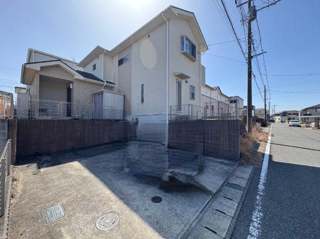 緑に囲まれた落ち着いた住環境、人気の真舟小学校区です！