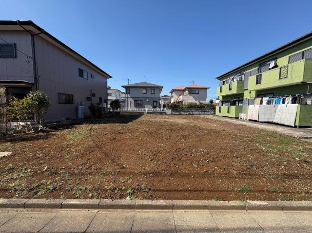 南道路に面しており陽当たり良好！店舗の多いふれあい通りから直ぐ
