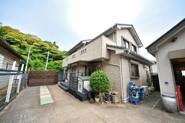 近隣には商業施設多数有！自然が間近なのにも利便性も高し！