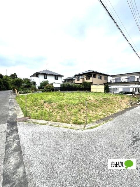 東南角地、日当り風通しが良好です♪