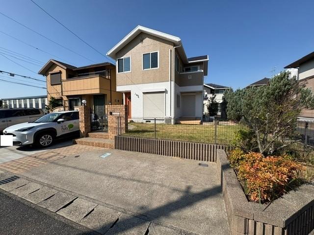 高台で人気の木更津市請西東！三方道路面なので陽当たりも良好！