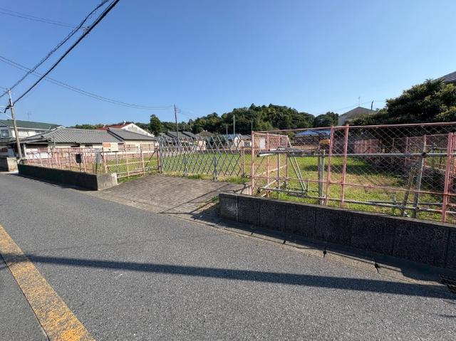 ドラッグストア徒歩４分、その他徒歩10分圏内に商業施設多数！