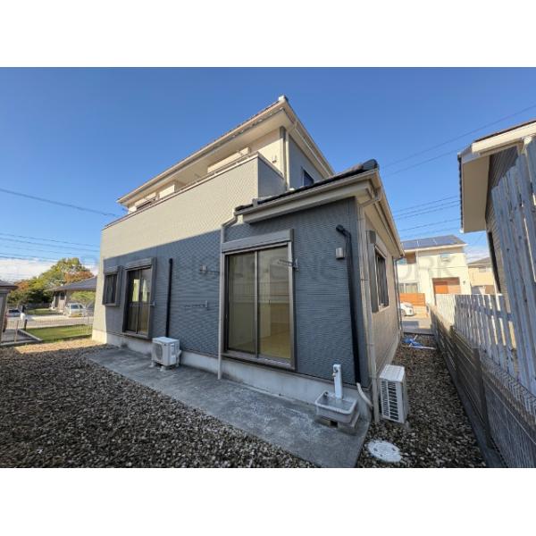 高速バス停まで歩けて人気の街『羽鳥野』！駐車5台可能です！