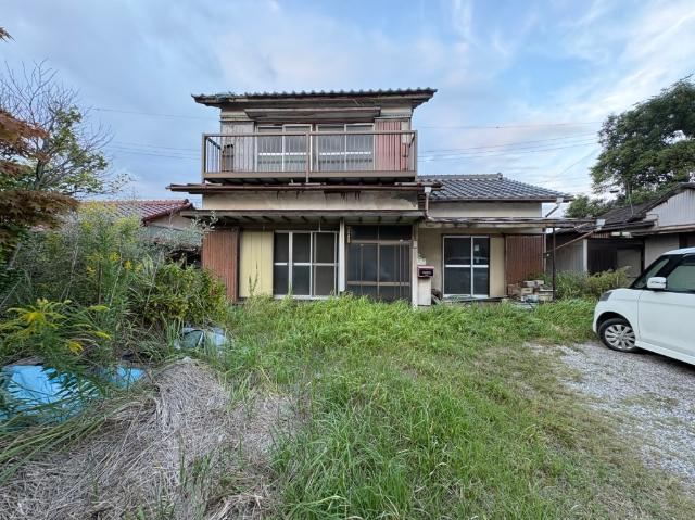 建築条件の無い南道路に面した正形地です！　解体更地渡しです。