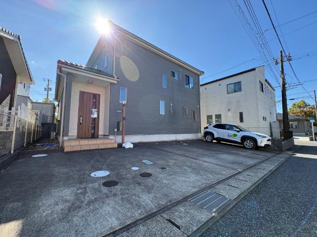 小学校も近く（徒歩7分）安心、近くには公園もあり安心ですね。