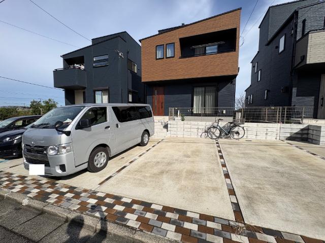 市内屈指の人気地区、ほたる野！ 綺麗にお使いの住宅です。