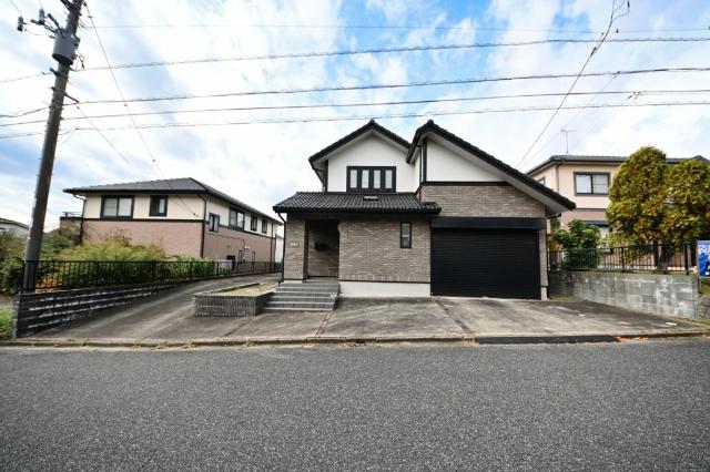 コンビニ・ドラッグストアも徒歩圏で生活便利な住環境です！