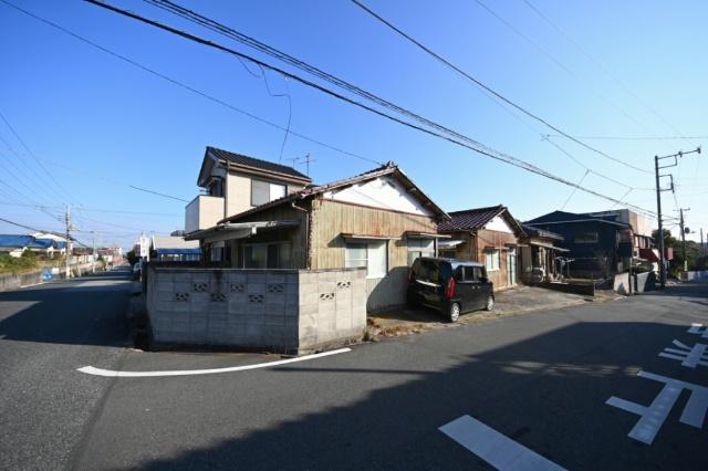 バス停（清見台幼稚園入口）からも徒歩2分なので便利です。