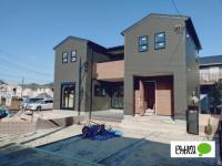 中庭採用のおしゃれな建物♪