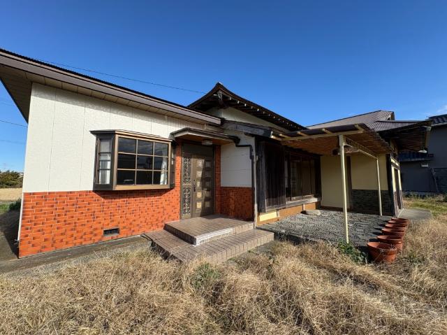 スーパー・ドラッグストア車で7〜8分圏内！と意外と便利です！