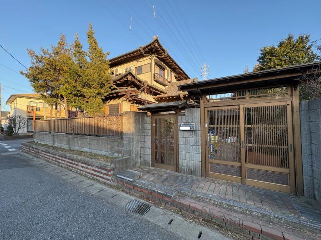 二世帯住居としても好適ですし、小中学校にも近いので安心ですね